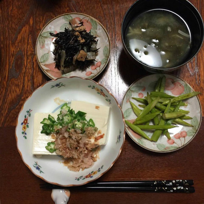 豆腐も上に乗せる食材で味のバリエーションがとても増えますね。