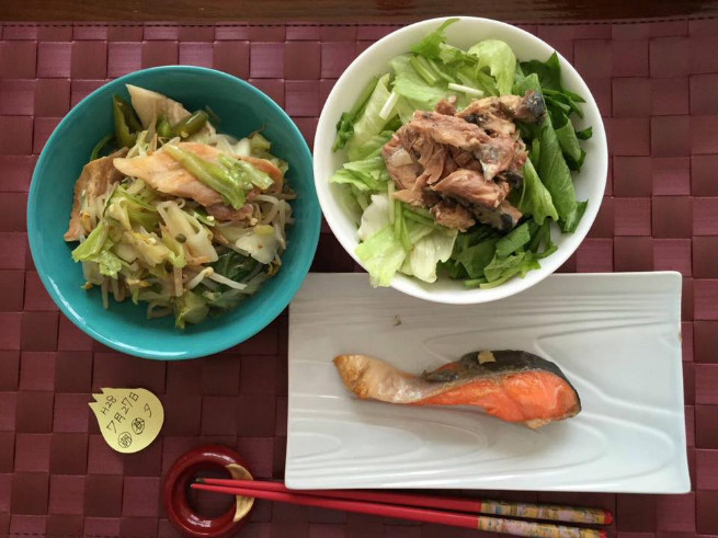 低糖質で高タンパク質なら腹八分目食べても心配はありません。