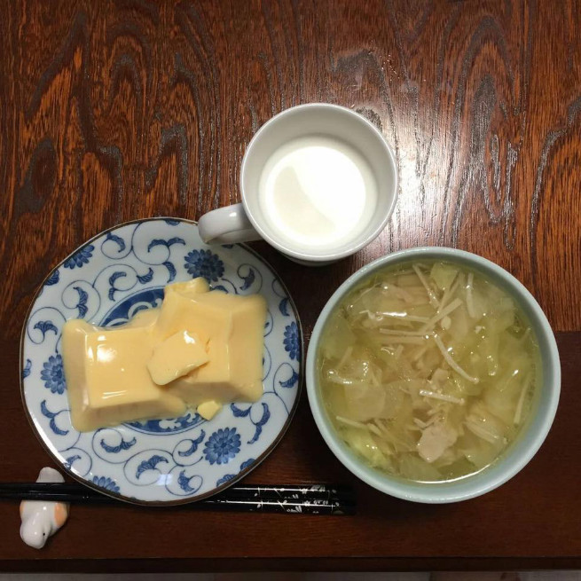 食べ過ぎた後はその前後のお食事で調整しましょう。ボディメイクは一日にしてあらずです。継続は力なり！