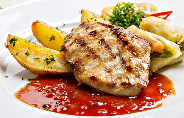 豊富な食事プログラム